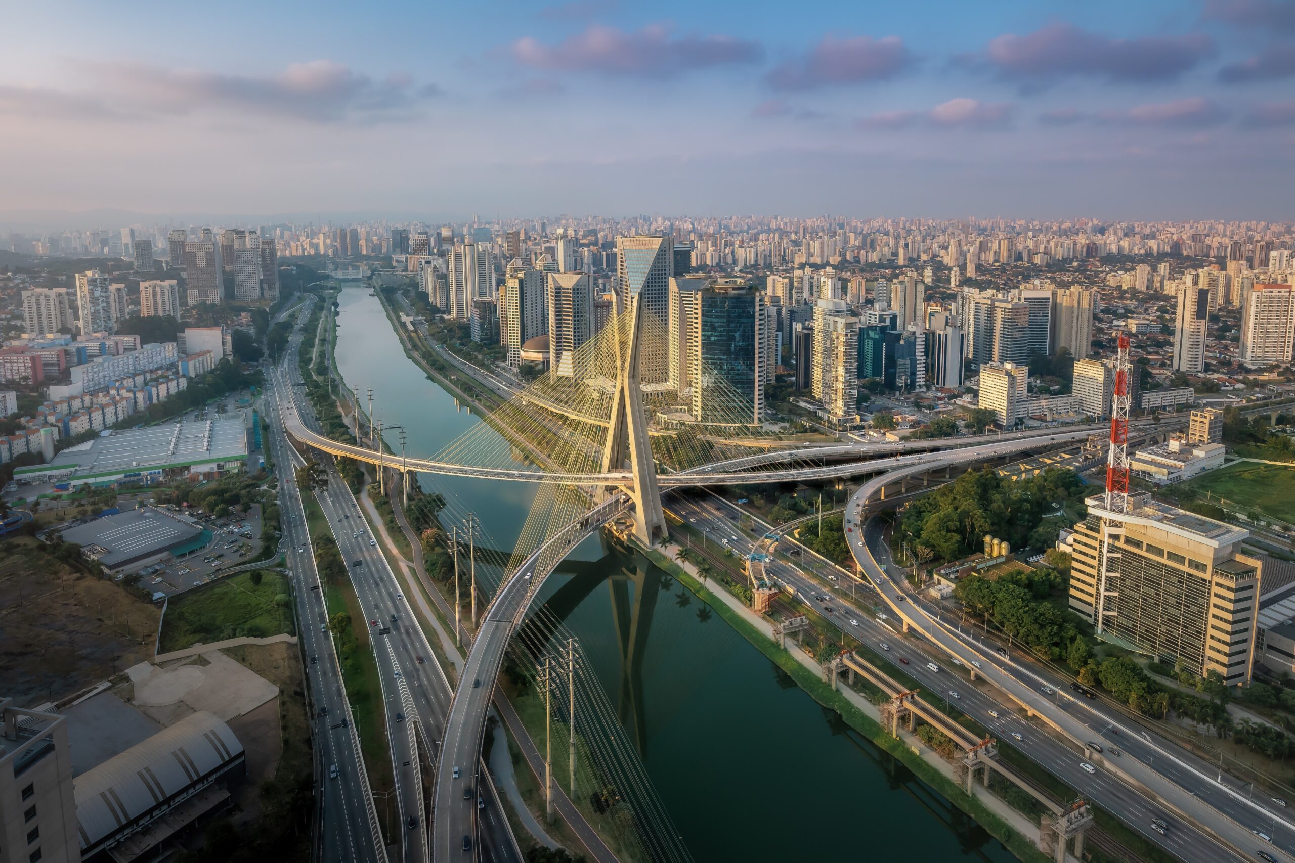 Brooklin: O Novo Eixo de Luxo e Valorização Imobiliária em São Paulo